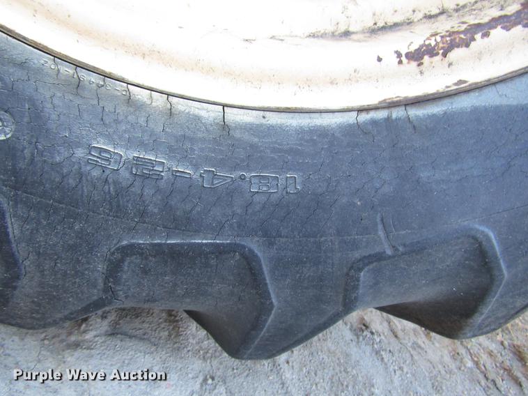 image for item DD3791 Case 440 tractor