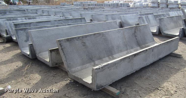 image for item DD3792 (10) concrete feed bunks