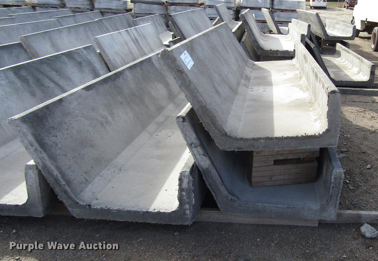 image for item DD3793 (10) concrete feed bunks