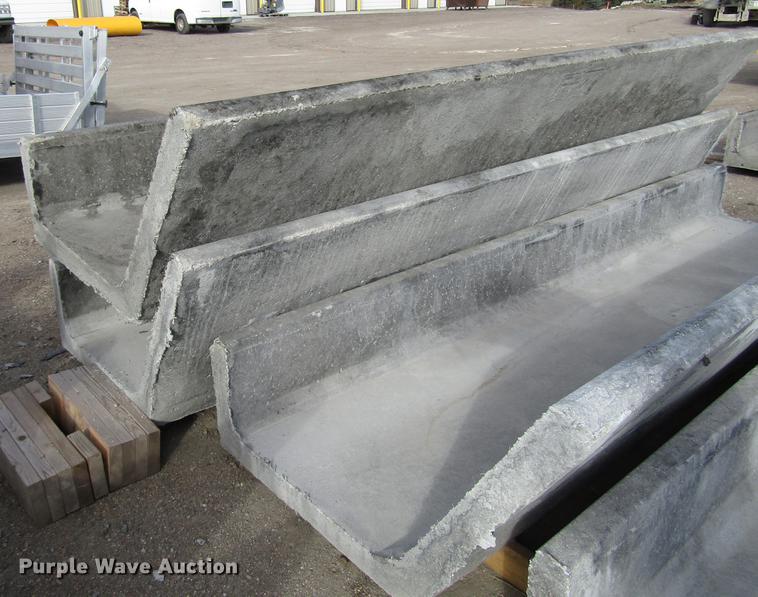image for item DD3793 (10) concrete feed bunks