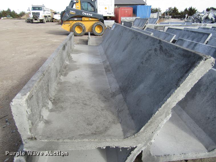 image for item DD3793 (10) concrete feed bunks
