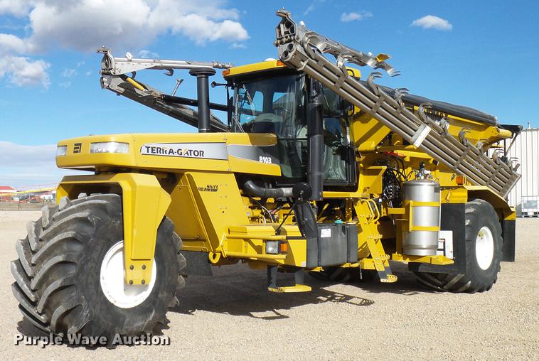 image for item DD5973 2002 Ag-Chem TerraGator 8103 applicator