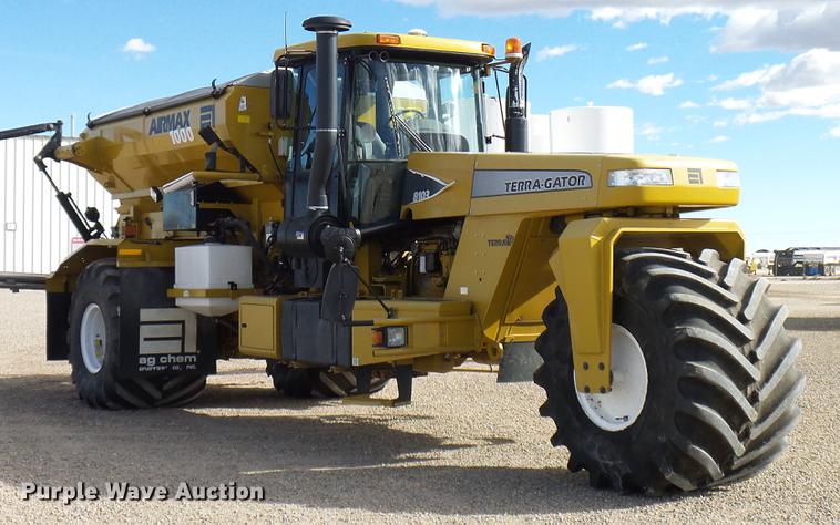 image for item DD5973 2002 Ag-Chem TerraGator 8103 applicator