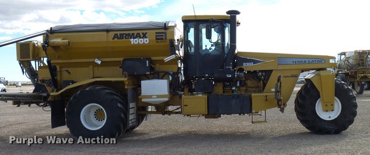 image for item DD5973 2002 Ag-Chem TerraGator 8103 applicator