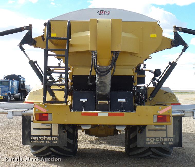 image for item DD5973 2002 Ag-Chem TerraGator 8103 applicator