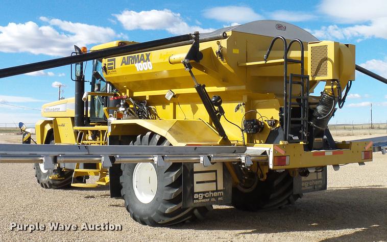 image for item DD5973 2002 Ag-Chem TerraGator 8103 applicator