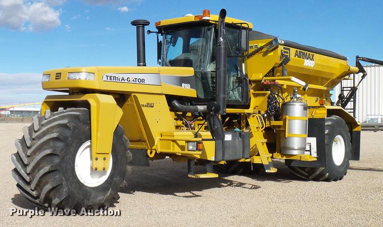 image for item DD5973 2002 Ag-Chem TerraGator 8103 applicator