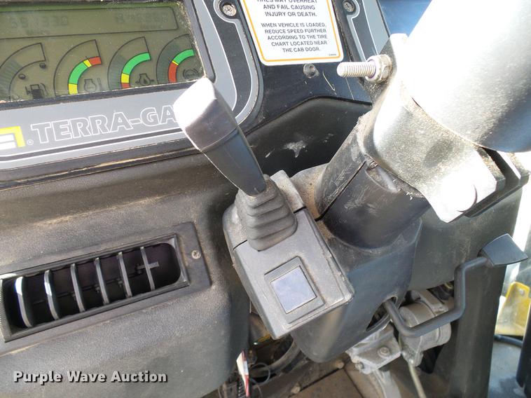 image for item DD5973 2002 Ag-Chem TerraGator 8103 applicator