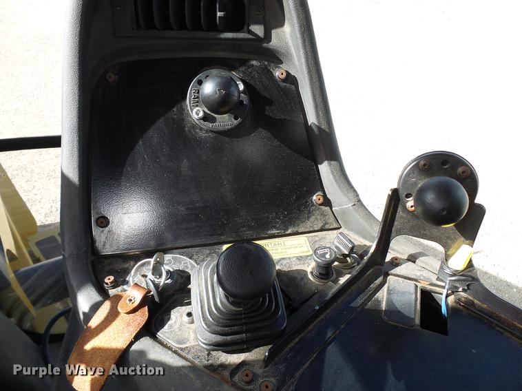 image for item DD5973 2002 Ag-Chem TerraGator 8103 applicator