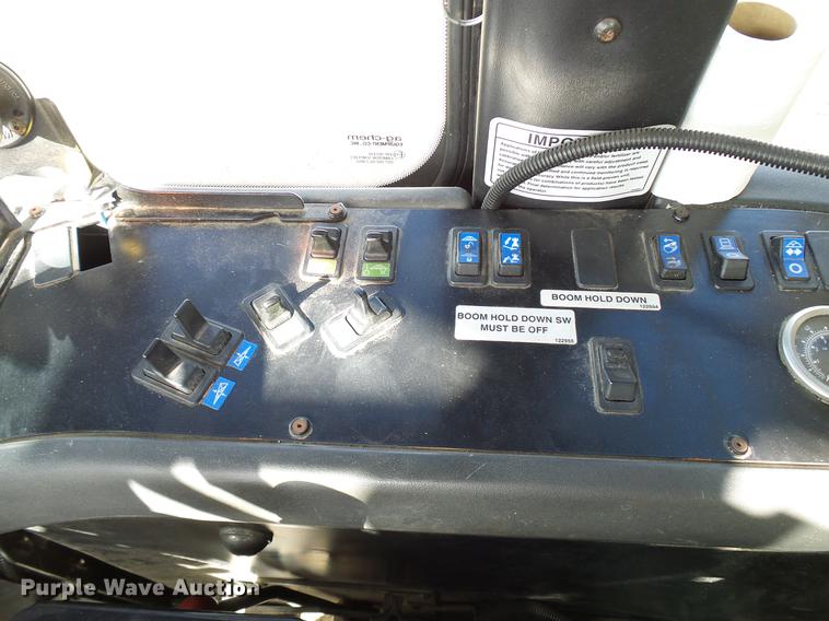 image for item DD5973 2002 Ag-Chem TerraGator 8103 applicator