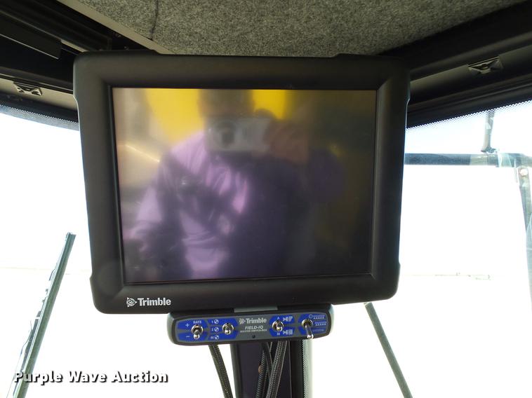 image for item DD5973 2002 Ag-Chem TerraGator 8103 applicator