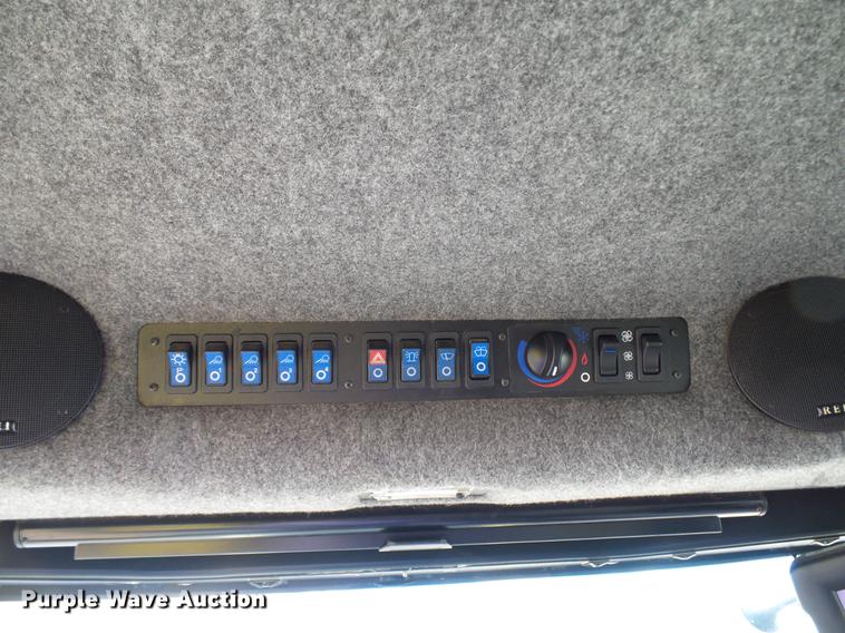 image for item DD5973 2002 Ag-Chem TerraGator 8103 applicator