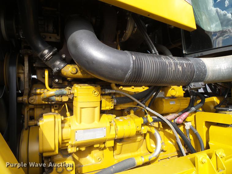 image for item DD5973 2002 Ag-Chem TerraGator 8103 applicator