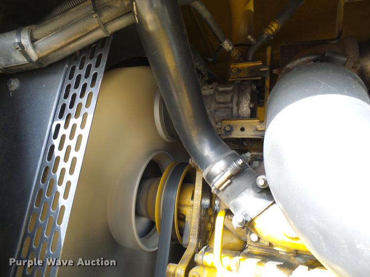 image for item DD5973 2002 Ag-Chem TerraGator 8103 applicator