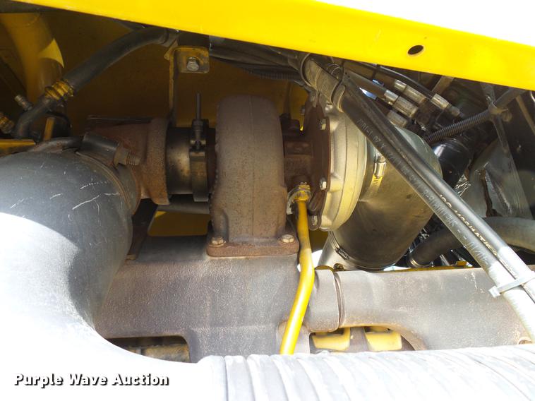 image for item DD5973 2002 Ag-Chem TerraGator 8103 applicator