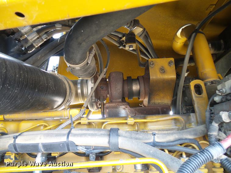 image for item DD5973 2002 Ag-Chem TerraGator 8103 applicator