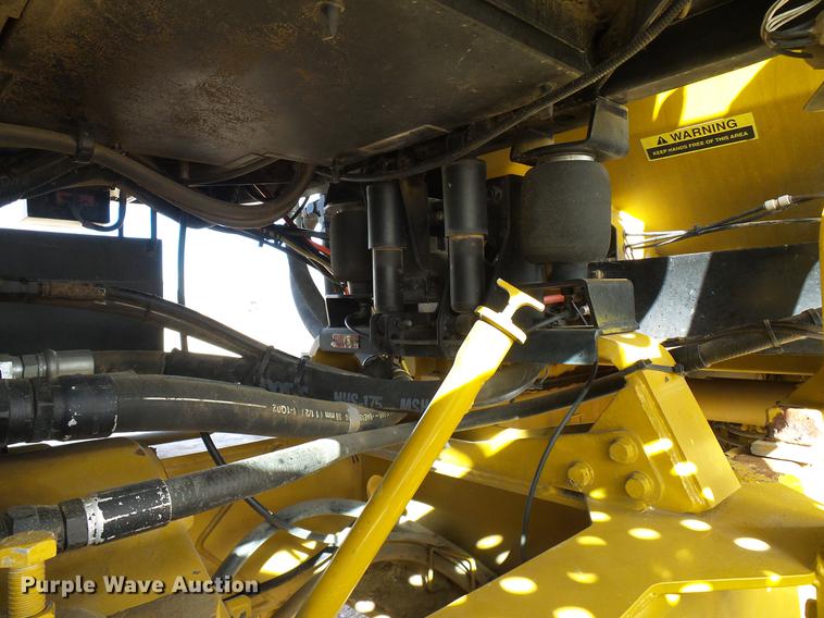 image for item DD5973 2002 Ag-Chem TerraGator 8103 applicator