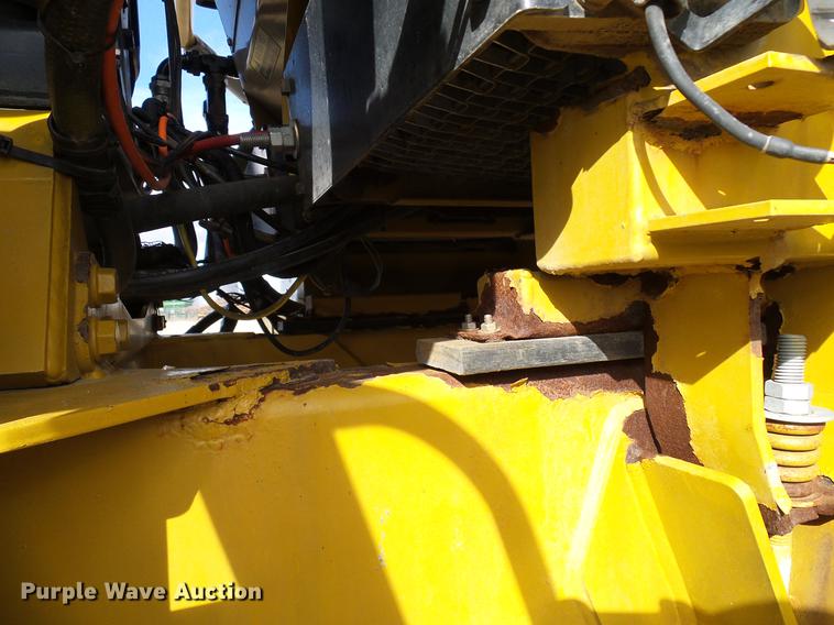 image for item DD5973 2002 Ag-Chem TerraGator 8103 applicator