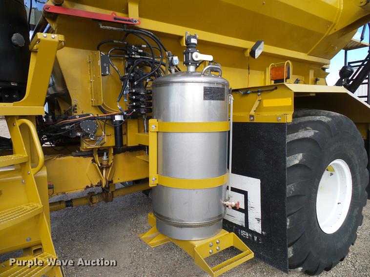 image for item DD5973 2002 Ag-Chem TerraGator 8103 applicator