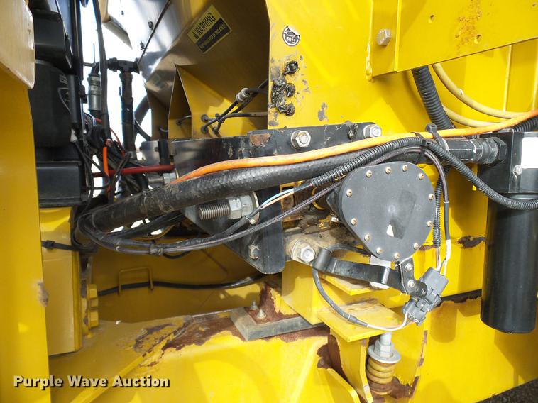 image for item DD5973 2002 Ag-Chem TerraGator 8103 applicator