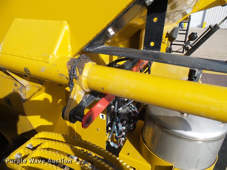 image for item DD5973 2002 Ag-Chem TerraGator 8103 applicator