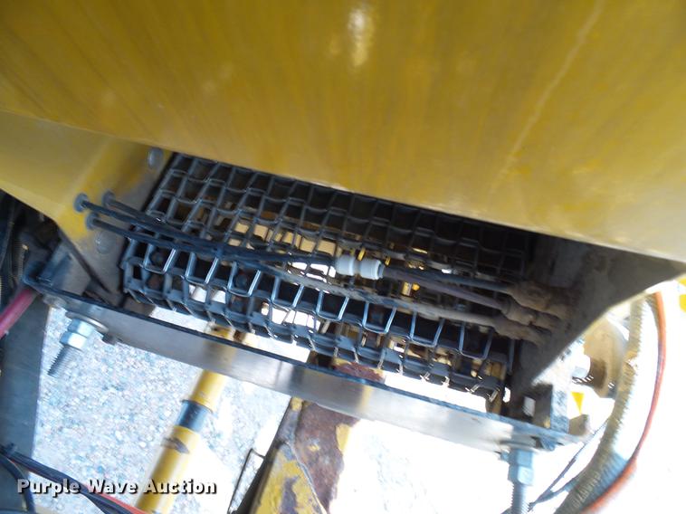 image for item DD5973 2002 Ag-Chem TerraGator 8103 applicator