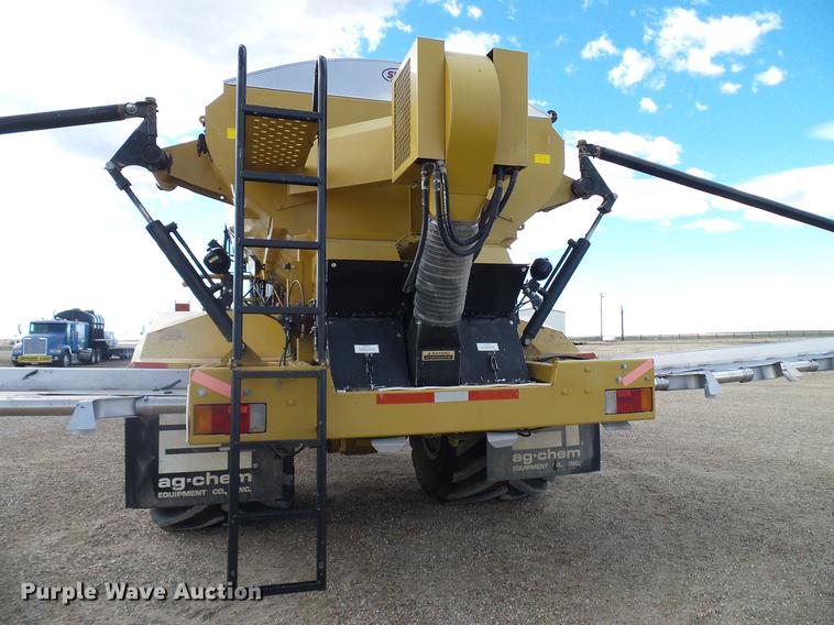 image for item DD5973 2002 Ag-Chem TerraGator 8103 applicator