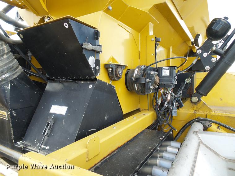 image for item DD5973 2002 Ag-Chem TerraGator 8103 applicator