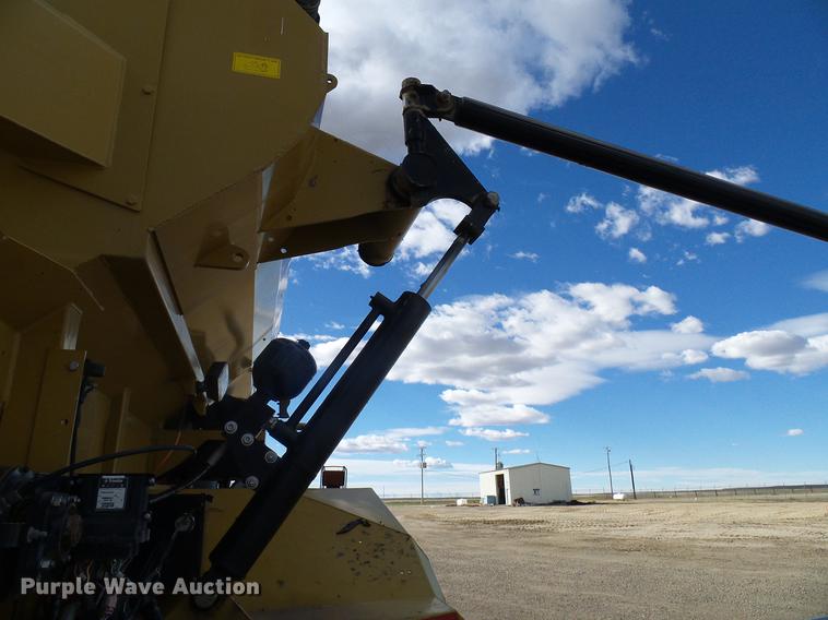 image for item DD5973 2002 Ag-Chem TerraGator 8103 applicator