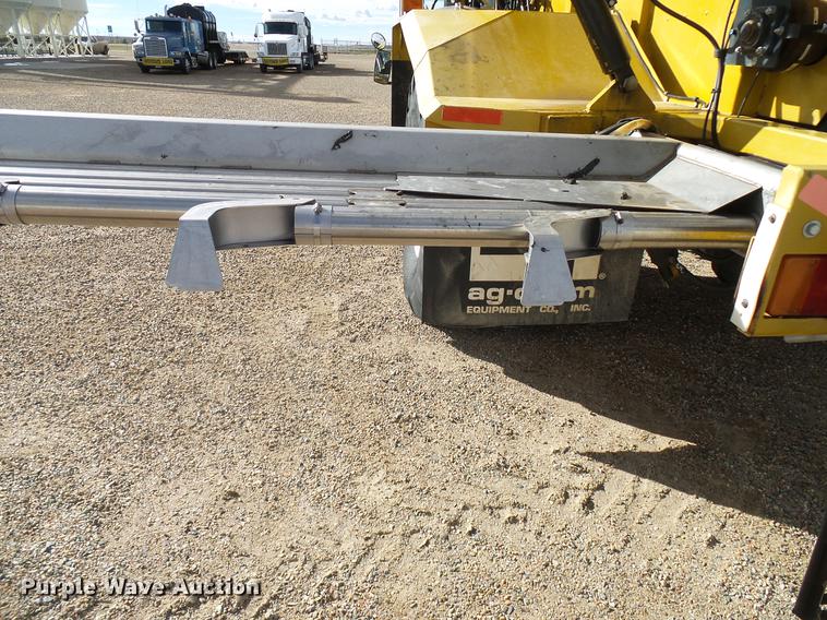 image for item DD5973 2002 Ag-Chem TerraGator 8103 applicator