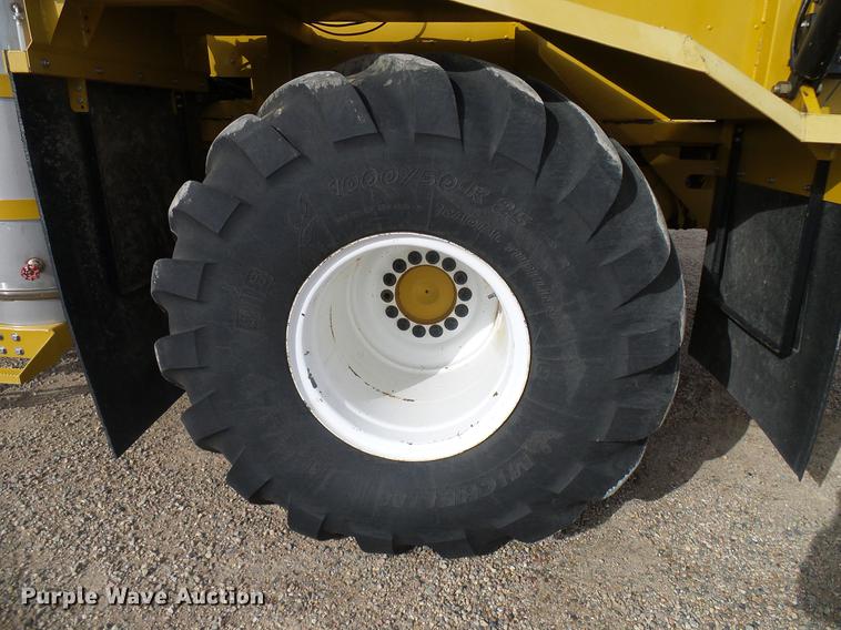 image for item DD5973 2002 Ag-Chem TerraGator 8103 applicator