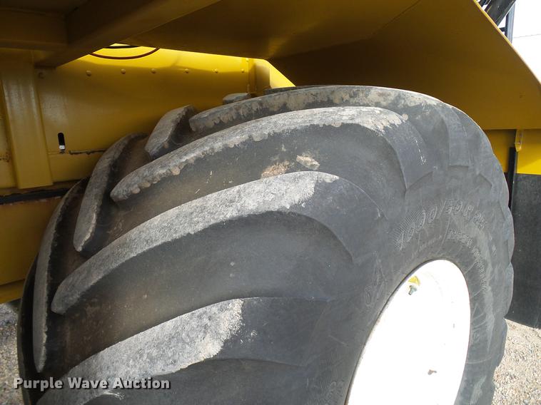 image for item DD5973 2002 Ag-Chem TerraGator 8103 applicator