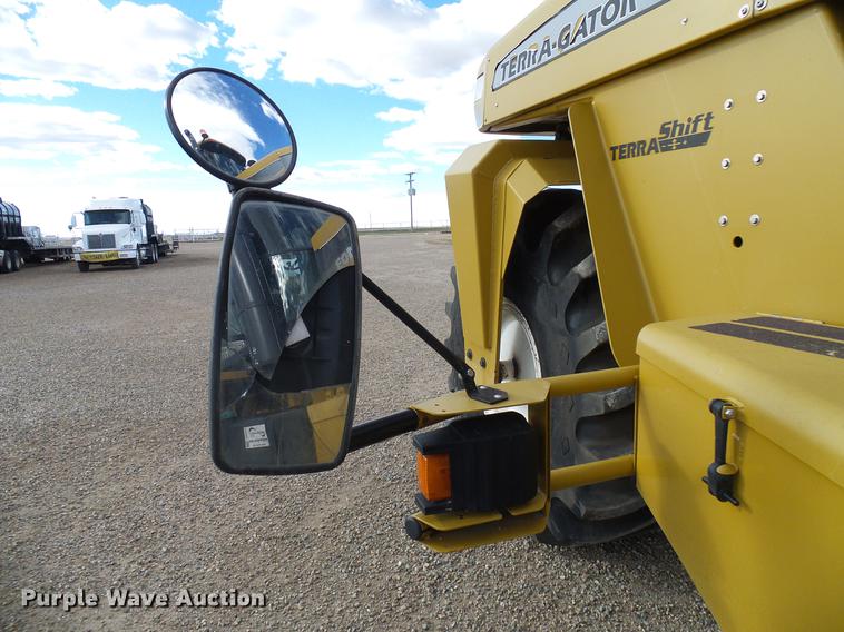 image for item DD5973 2002 Ag-Chem TerraGator 8103 applicator