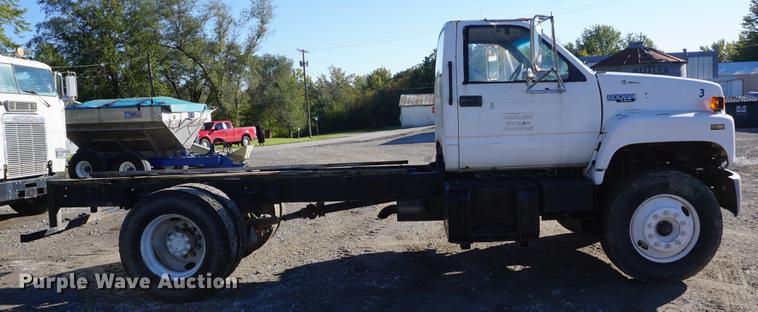 image for item DD6652 1990 Chevrolet Kodiak truck cab and chassis