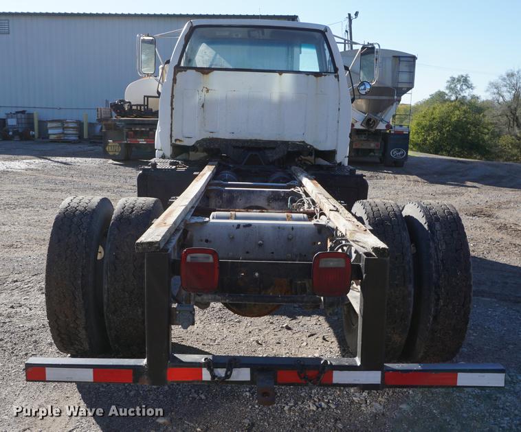 image for item DD6652 1990 Chevrolet Kodiak truck cab and chassis