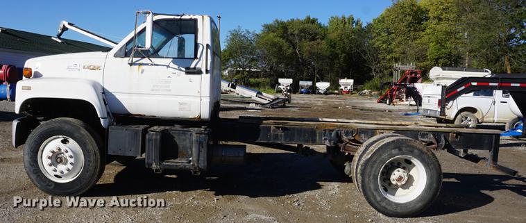 image for item DD6652 1990 Chevrolet Kodiak truck cab and chassis