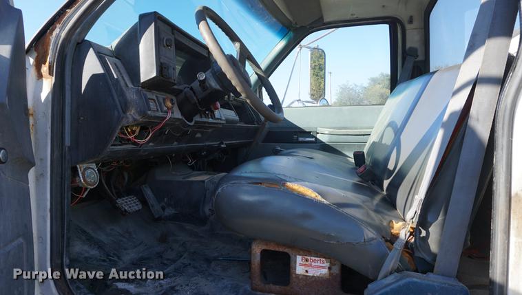 image for item DD6652 1990 Chevrolet Kodiak truck cab and chassis