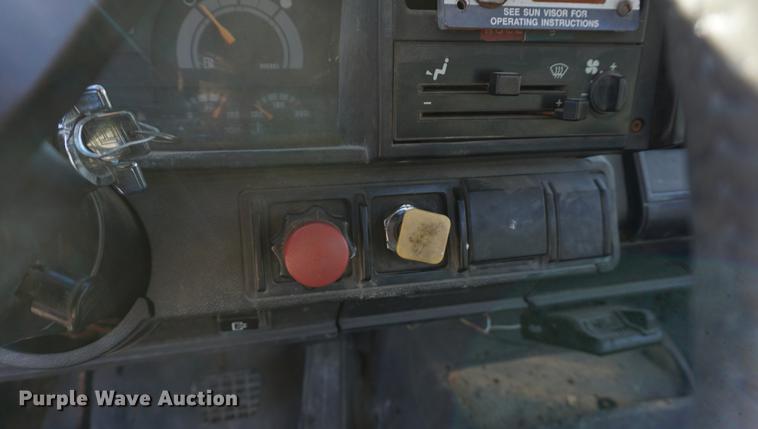 image for item DD6652 1990 Chevrolet Kodiak truck cab and chassis