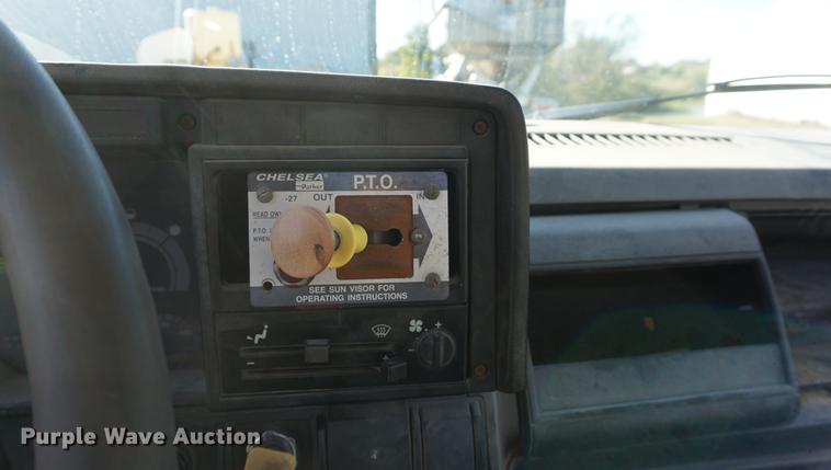 image for item DD6652 1990 Chevrolet Kodiak truck cab and chassis