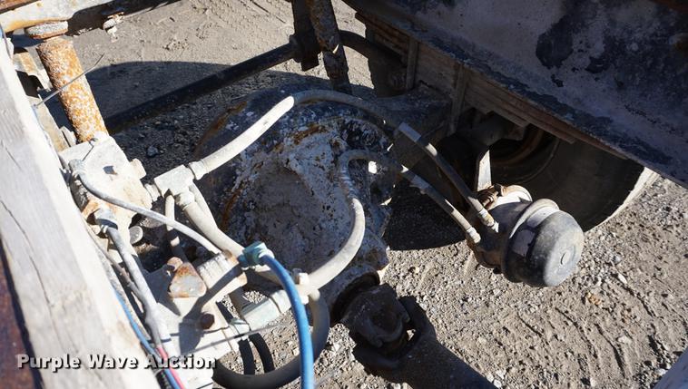 image for item DD6652 1990 Chevrolet Kodiak truck cab and chassis