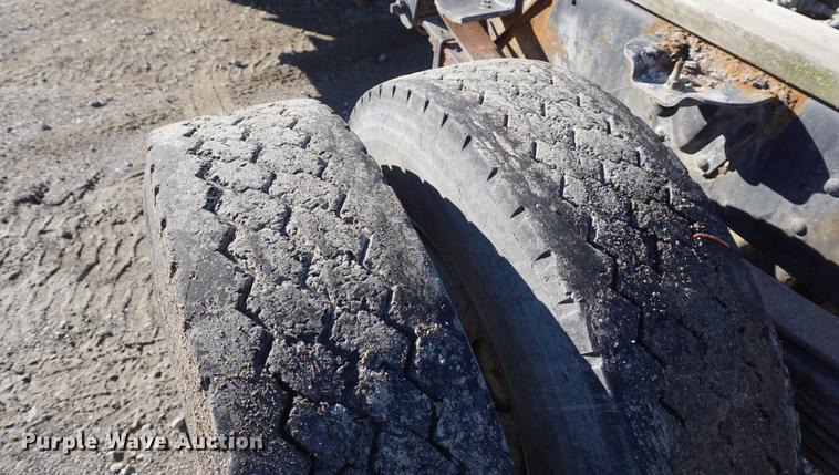 image for item DD6652 1990 Chevrolet Kodiak truck cab and chassis