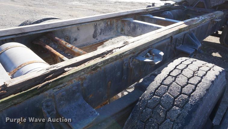 image for item DD6652 1990 Chevrolet Kodiak truck cab and chassis