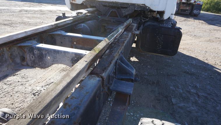 image for item DD6652 1990 Chevrolet Kodiak truck cab and chassis