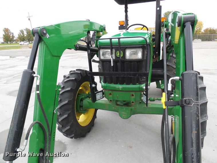image for item DE5321 2010 John Deere 5075E tractor