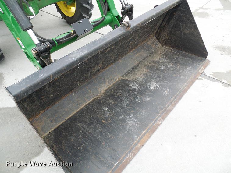 image for item DE5321 2010 John Deere 5075E tractor