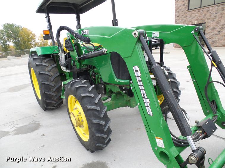 image for item DE5321 2010 John Deere 5075E tractor