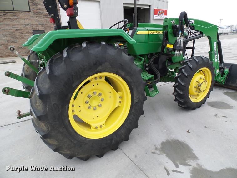image for item DE5321 2010 John Deere 5075E tractor