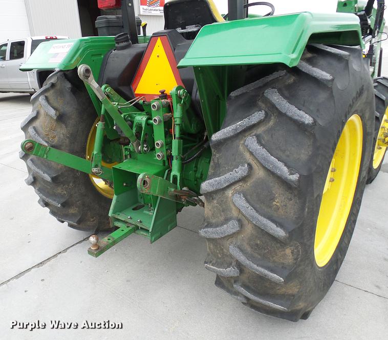 image for item DE5321 2010 John Deere 5075E tractor