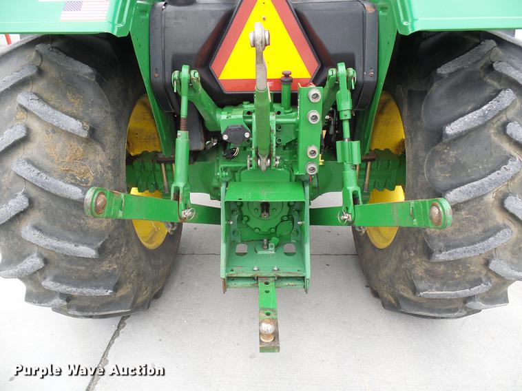 image for item DE5321 2010 John Deere 5075E tractor
