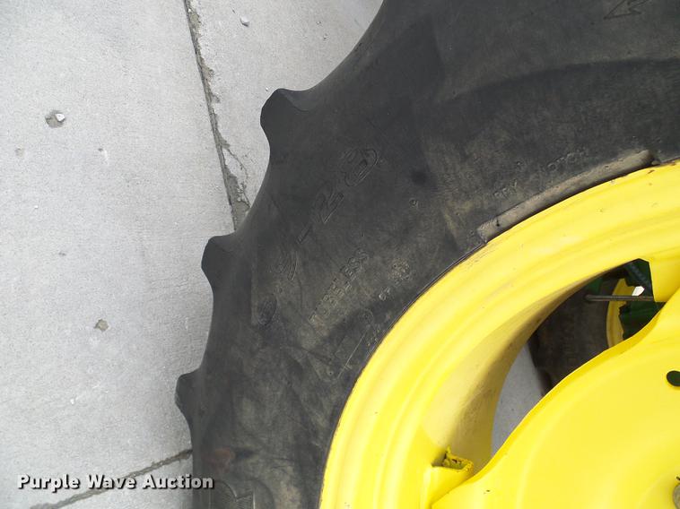 image for item DE5321 2010 John Deere 5075E tractor